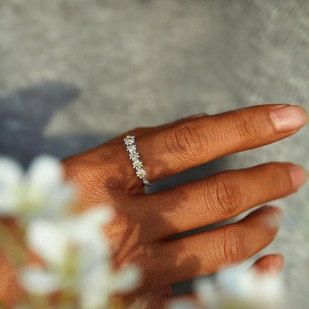 Inel Argint Reglabil cu Margaretă Emailată Manual